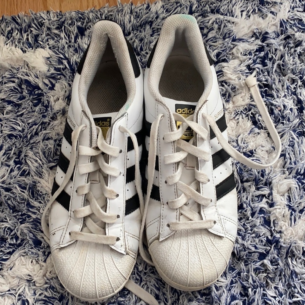 Adidas superstars